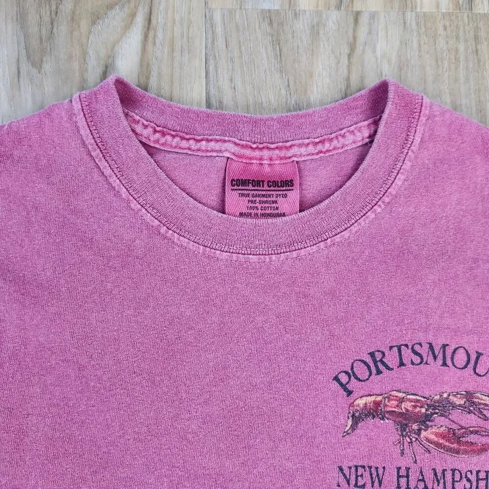 💜Red Vintage Wash Portsmouth, New Hampshire Short Sleeve Shirt Men's Small